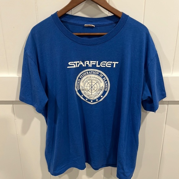 Star Trek T-shirt - Picture 1 of 3